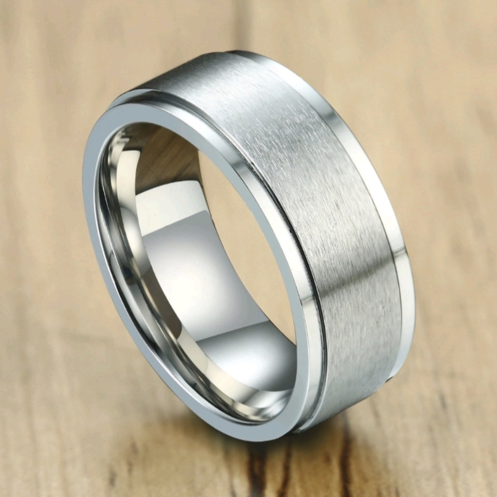 Men's Brushed Center Polished Edge Wedding Band Ring Size 10 New With Tags